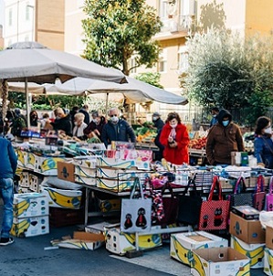 Street-market-Rome