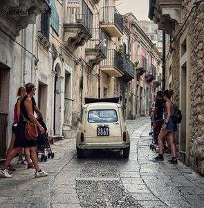 car-and-women